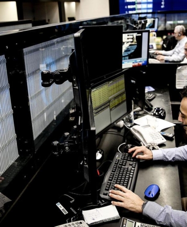 Borsa haftaya rekorla başladı