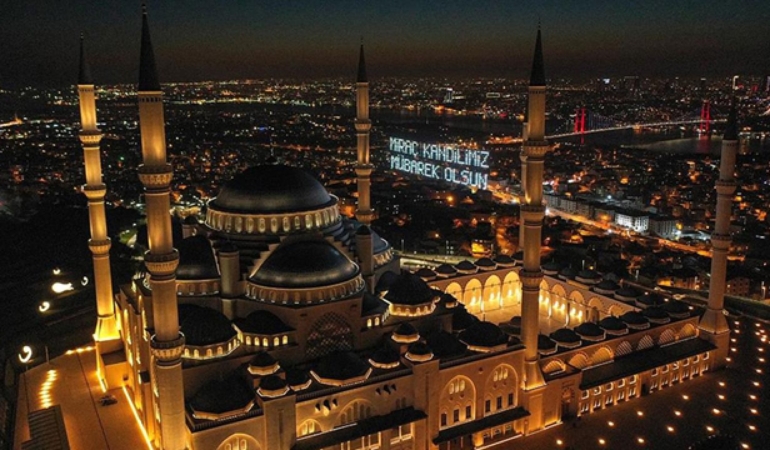 Bugün Miraç Kandili