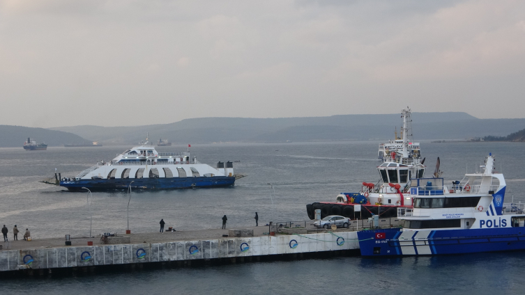 Çanakkale'de deniz ulaşımına fırtına engeli