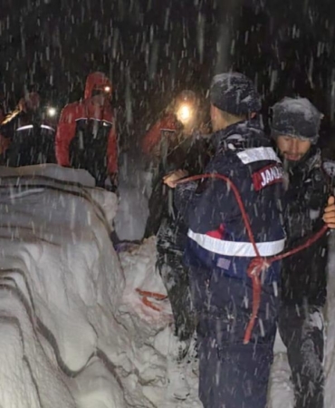 Çığ altında kalan çoban hayatını kaybetti