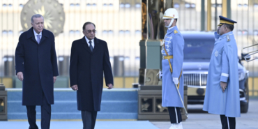 Cumhurbaşkanı Erdoğan, Malezya Başbakanı Enver İbrahim'i resmi törenle karşıladı