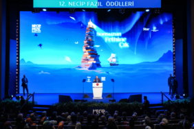 Cumhurbaşkanı Erdoğan: Türkiye kendisine zorla giydirilen elbiseyi yırtıp atıyor