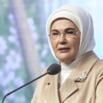 Emine Erdoğan'dan öğrencilere yarıyıl tatili tebriği