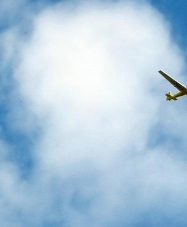 Endonezya'da içinde 10 kişinin bulunduğu uçak kayboldu