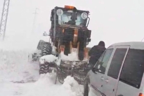 Erzurum'da yolda kalan 15 kişi kurtarıldı