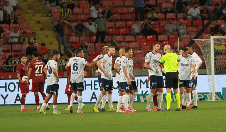 Fenerbahçe-Konyaspor MAÇI CANLI İZLE | Fenerbahçe-Tümosan Konyaspor maçı saat kaçta ve hangi kanalda?