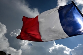 Fransa, İran'a uydu terminalleri gönderme ihtimalini inceliyor