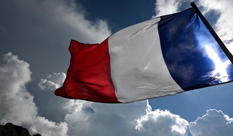 Fransa, İran'a uydu terminalleri gönderme ihtimalini inceliyor