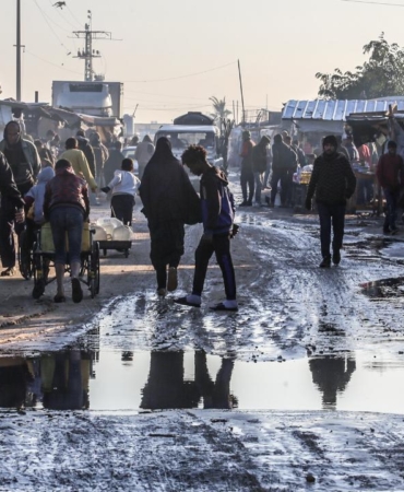 Gazze hükümeti: Gazzedeki 135 bin çadırdan 127 bini barınmaya elverişsiz hale geldi