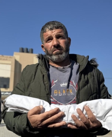 Gazzede dondurucu soğuk nedeniyle 7 günlük bebek hayatını kaybetti