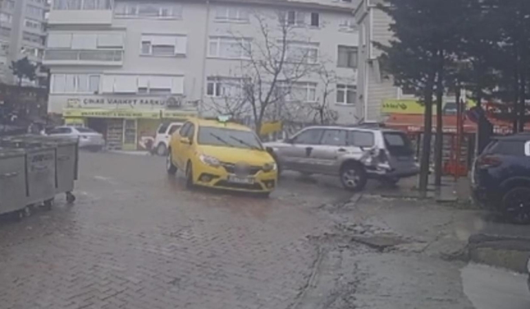 Geri vitesteyken fren yerine gaza bastı: O anlar kamerada