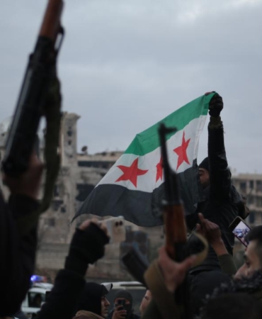 Halep'teki terör örgütü YPG'li son grup şehrin dışına tahliye ediliyor