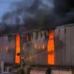 Hatay'da lastik deposunda yangın