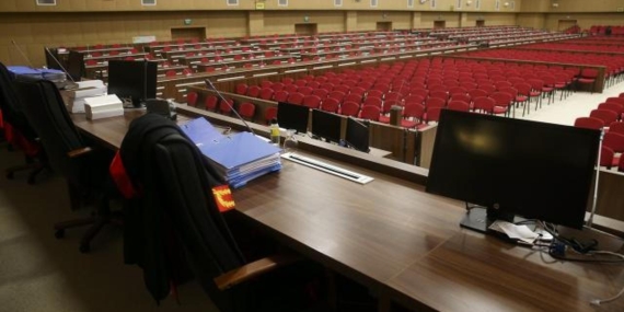 Husumetlisine ateş ederken yanındaki kişiyi öldüren sanığa 32,5 yıl hapis