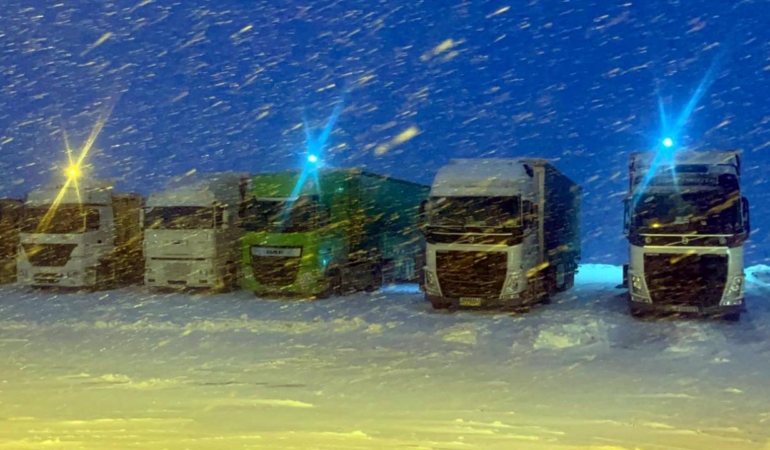 Ilgar geçidi zincirsiz ağır tonajlı araçlara kapatıldı