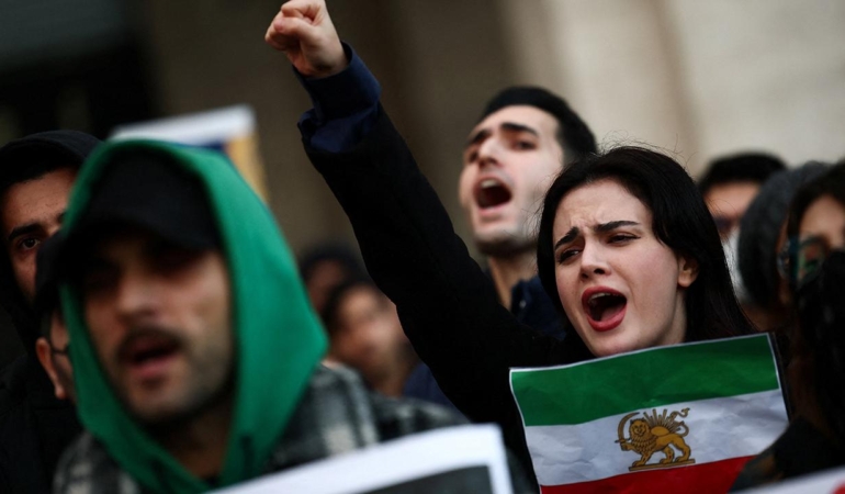 İran'daki olaylarda ölenlerin sayısı 2 bin 677'ye yükseldi