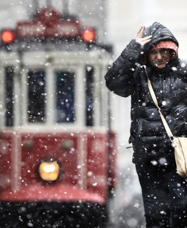 İstanbul için fırtına, sağanak ve kar uyarısı