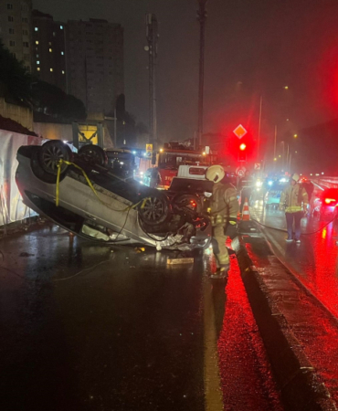 İstanbul Valiliğinden fırtına ve yağış açıklaması: 193 ihbar geldi