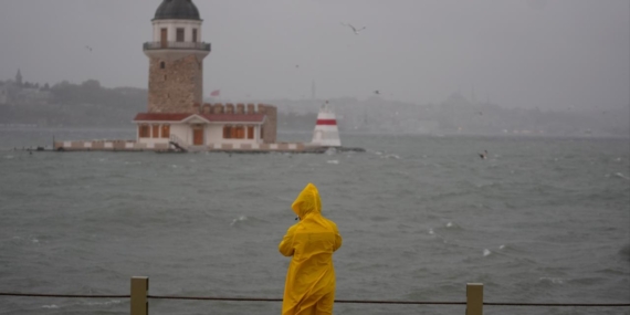 İstanbul Valiliği'nden sağanak ve fırtına uyarısı