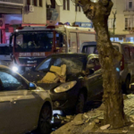 İstanbul'da 6 katlı binanın 2 balkonunda çökme meydana geldi