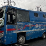 İstanbul'da cezaevi nakil aracı devrildi: 19 yaralı