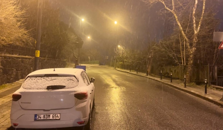 İstanbul'da kar yağışı sürüyor