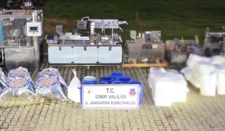 İzmir'de 1,6 ton uyuşturucu hap ham maddesi ele geçirildi