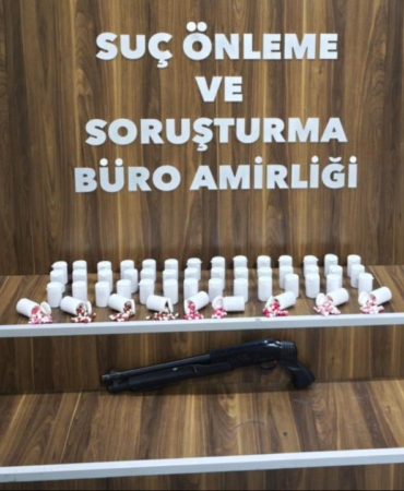 İzmir'de bir evde 2 bin 550 uyuşturucu hap ele geçirildi