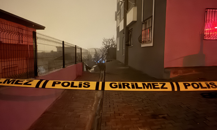 Kahramanmaraş'ta bir binanın istinat duvarı çöktü