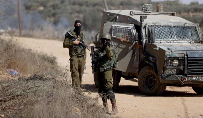 Katil İsrail ordusu, işgal altındaki Batı Şeria'da baskınlar düzenledi