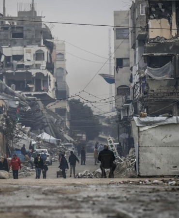 Katil İsrail'in Gazze'deki saldırılarında 15 Filistinli hayatını kaybetti