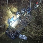 Kocaeli'de otomobil Sarısu Çayı'na düştü: Baba ve oğlu hayatını kaybetti