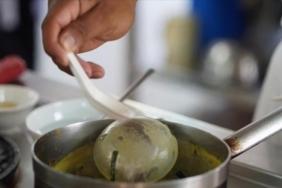 Kontrolsüz toplanan bitkiler ve sağlıksız toplu yemekler zehirlenme riskini artırıyor