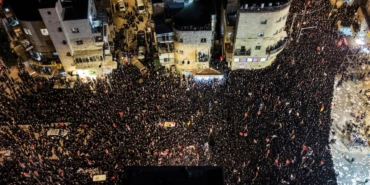 Kudüs'te binlerce Haredi Yahudisi zorunlu askerlik karşıtı gösteri düzenledi