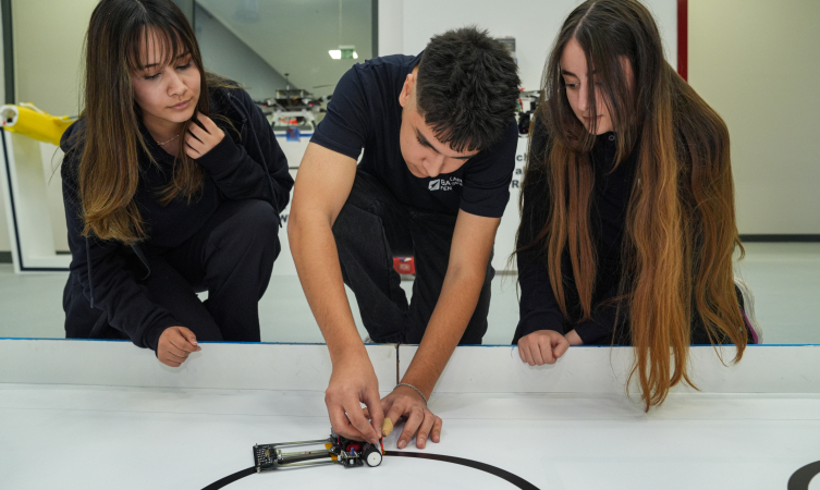 Lise öğrencilerinden uluslararası yarışmalarda çifte başarı