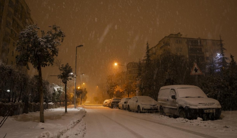 MalatyaAdıyaman kara yolu ulaşıma kapandı