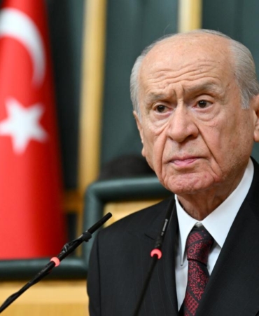 MHP Genel Başkanı Bahçeli: Türk bayrağı bağımsızlığımızın timsalidir