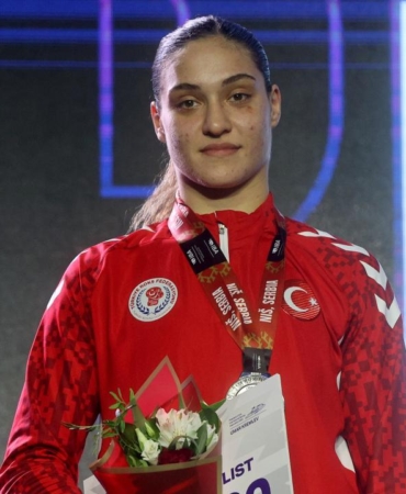 Milli boksör Büşra Işıldar, Dünya Şampiyonası'nda finale yükseldi