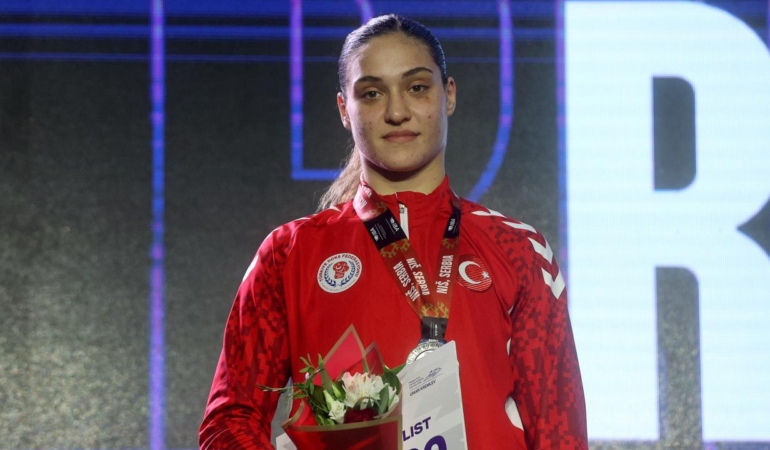 Milli boksör Büşra Işıldar, Dünya Şampiyonası'nda finale yükseldi