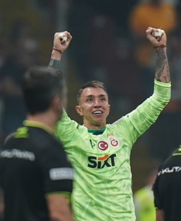 Muslera'dan Galatasaray formasıyla son sözler! "Burası ikinci ülkemiz"