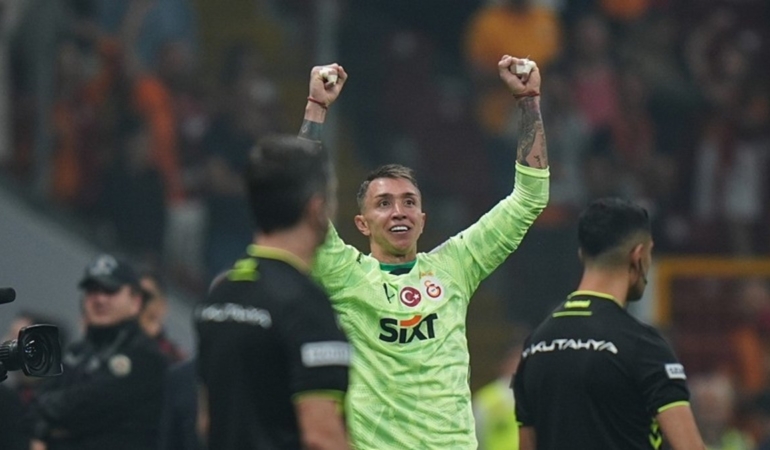 Muslera'dan Galatasaray formasıyla son sözler! "Burası ikinci ülkemiz"