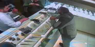 Sahte altın kolyeyle kuyumcuyu dolandırdı, gerçek Kapalıçarşı'da ortaya çıktı