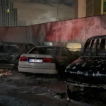 Sarıyer'de sanayi sitesinde çıkan yangında 5 otomobil yandı