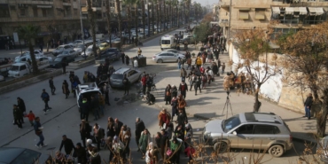 SDG, Halepte işgal ettiği bölgelerden çıkmak isteyen sivilleri hedef alıyor