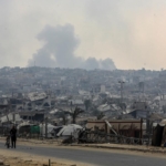 Soykırımcı İsrail, Gazze'nin çeşitli bölgelerine hava ve kara saldırılarını sürdürüyor