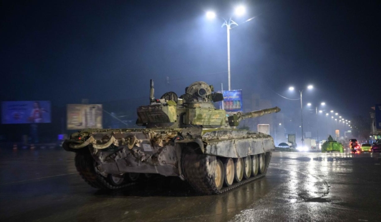 Suriye ordusu terör örgütü YPG'nin işgali altındaki Tabka'ya girmeye başladı