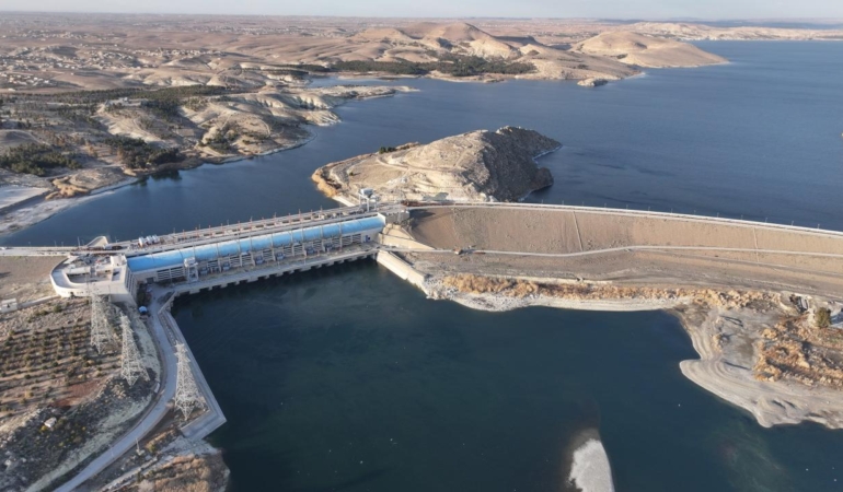 Suriye'de, Tişrin Barajı'nın altında terör örgütü YPG'nin mühimmat deposu bulundu