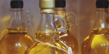 Taze sıkım zeytinyağı tüketmek diz kireçlenmesini hafifletiyor