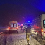 Tokat'ta yolcu otobüsünün tıra çarptığı kazada 13 kişi yaralandı