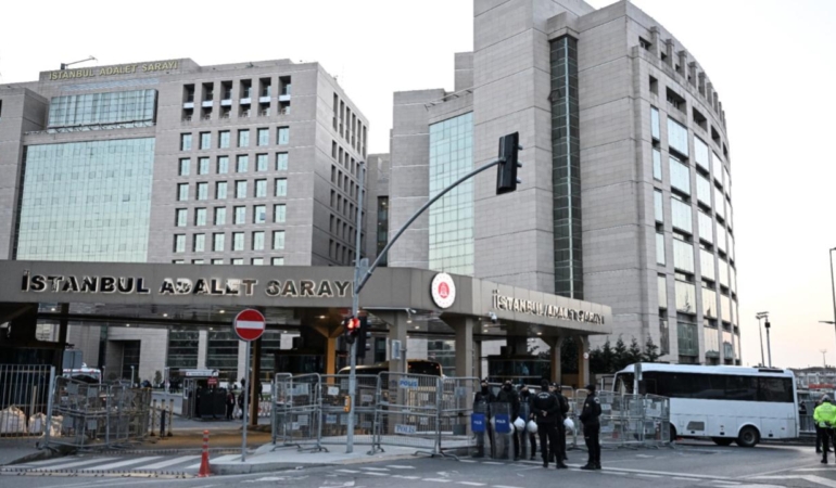 Ünlülere yönelik uyuşturucu soruşturması: 25 şüpheli adliyede